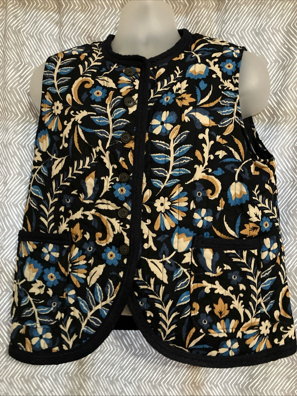 NWT Bagatelle Collection Quilted Floral Barn Vest Blue Pocket Women's Large